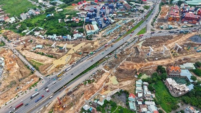 Việc hình thành các hạ tầng kết nối liên vùng đang tạo ra nhu cầu lớn về nhà ở.