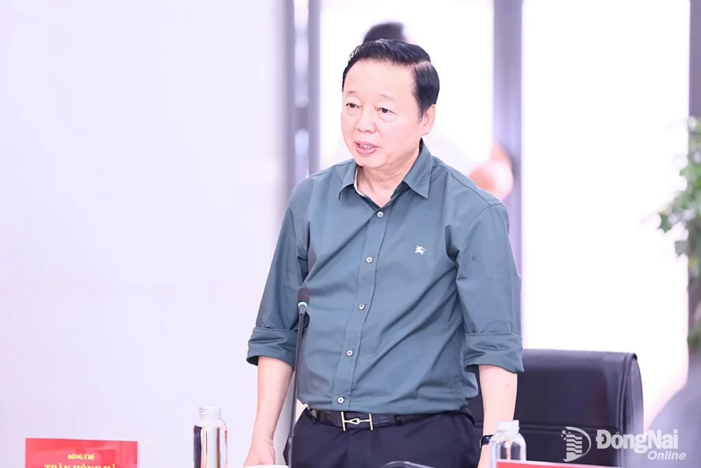 Đồng chí Trần Hồng Hà, Ủy viên Trung ương Đảng, Phó Thủ tướng Chính phủ phát biểu tại buổi làm việc. Ảnh: Công Nghĩa